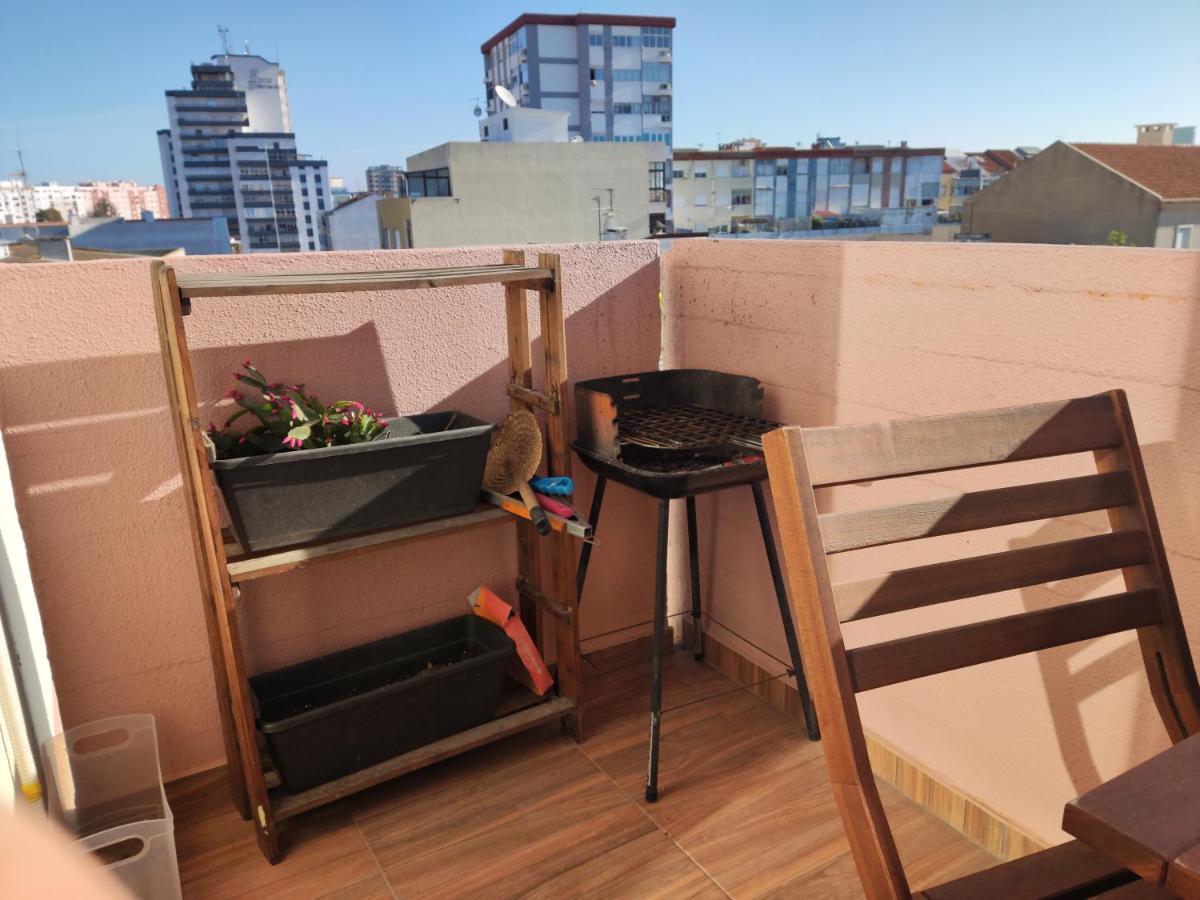M&H Loft - Apartamento T2 Em Setubal Exterior photo
